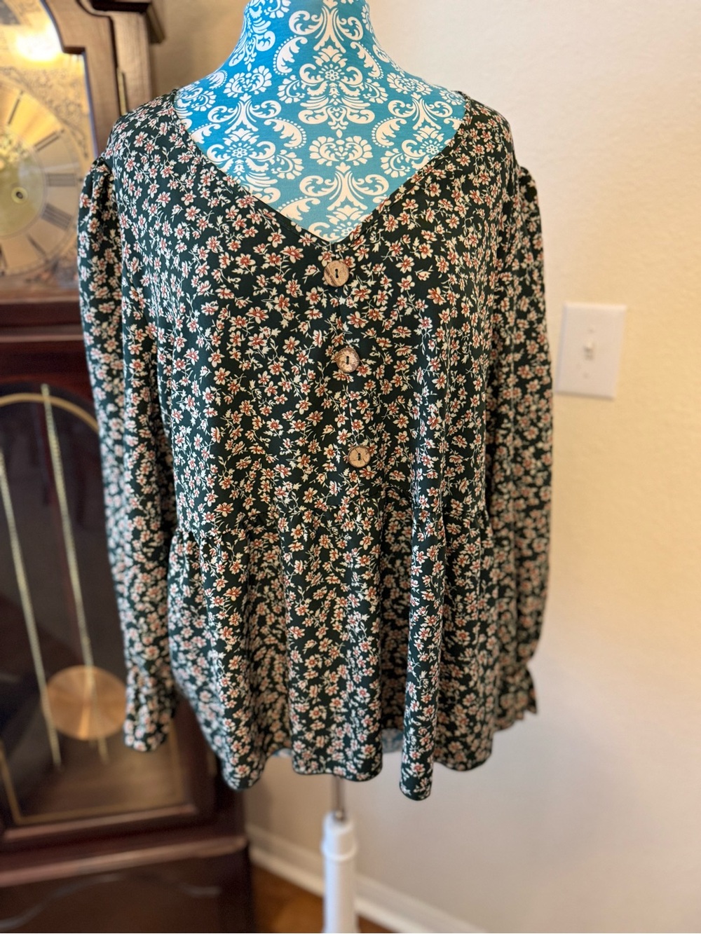 SHEIN Dark Green Floral Button-Front Peplum Top